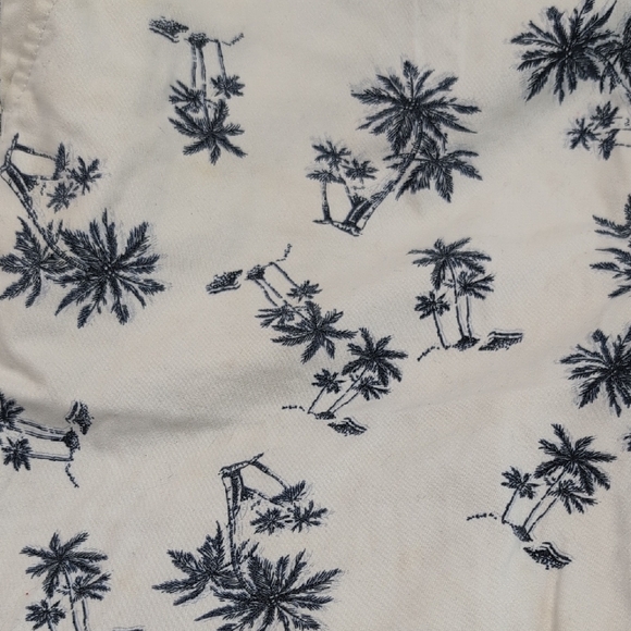 Old Navy Men's Tan and Blue Palm Print Shorts - Picture 3 of 5